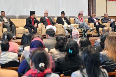 प्रधानमन्त्रीले एकपक्षीय ढङ्गले गठबन्धन तोड्नुभयोः कांग्रेस